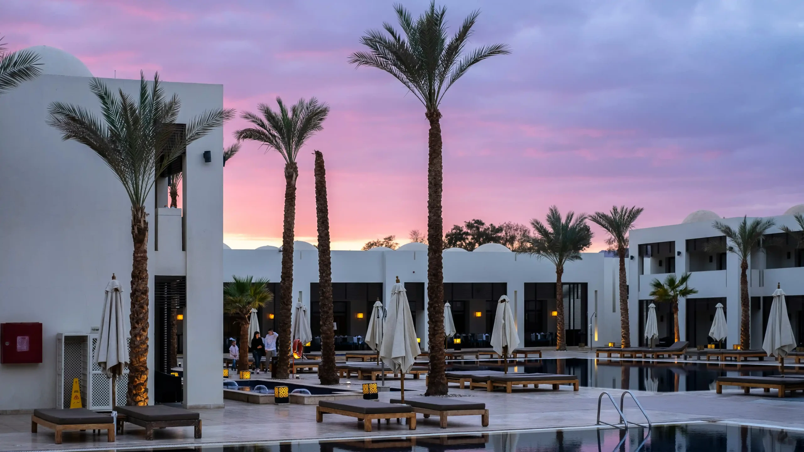 hotel & resorts