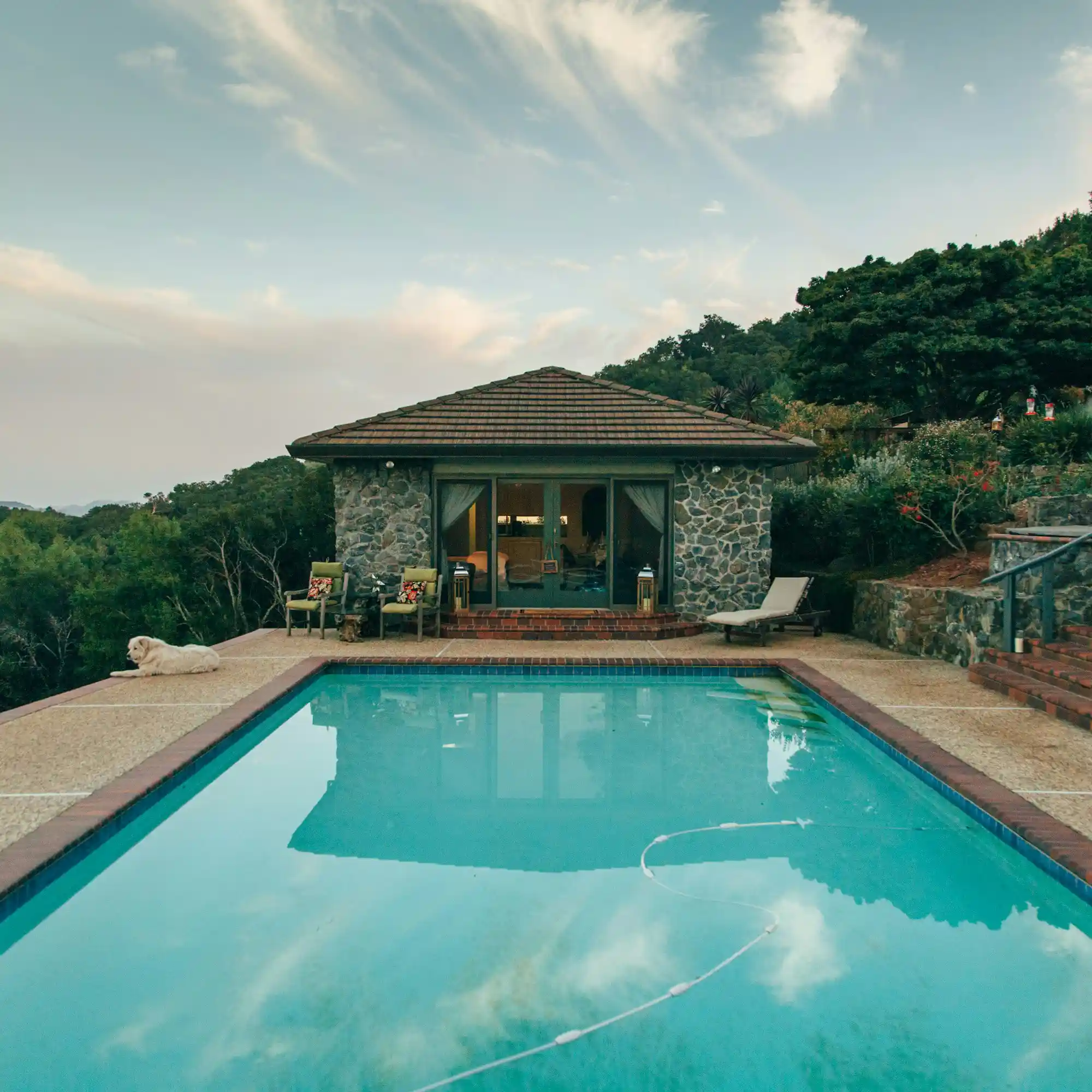 PRIVATE POOL IMAGE