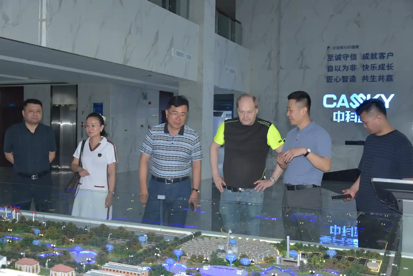 Swedish customer receiving a facility and project briefing at Cassky